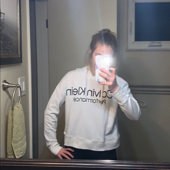 Calvin Klein cropped hoodie - Picture 4 of 4